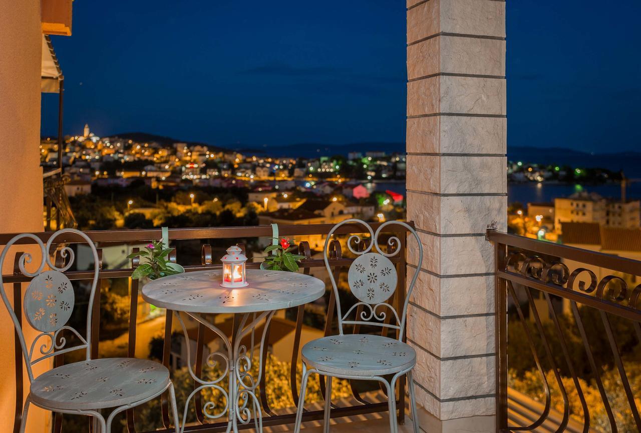 Apartments Loncar Seget Vranjica Exterior photo